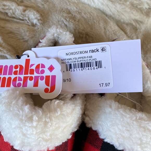 NWT Toddler moccasins/slipper red buffalo plaid, size 9/10 - Picture 2 of 4